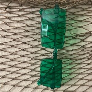 5/$10❤️❤️❤️NEW Retro Green Rectangular Sunglasses (it’s $2 in a BUNDLE!)